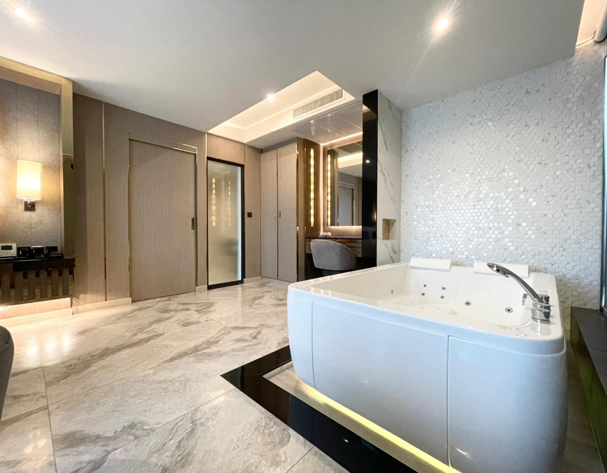 The Tj Hotel Jomtien Exterior photo
