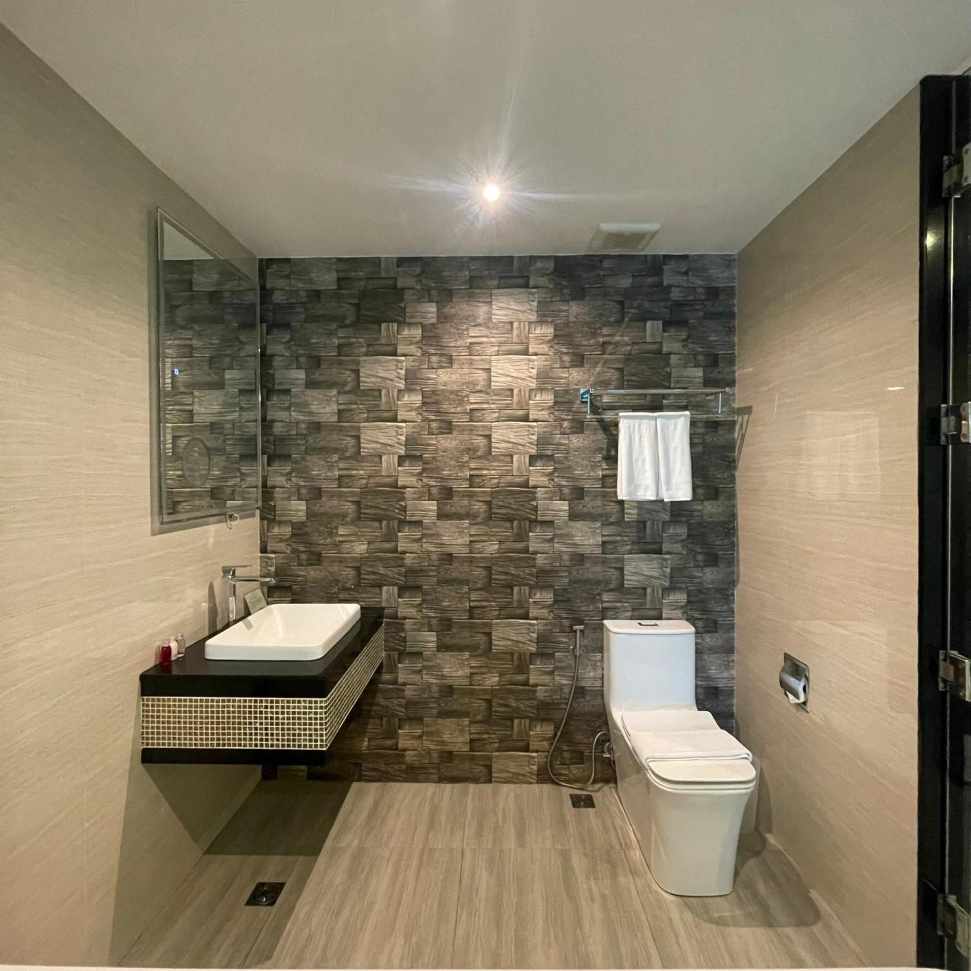The Tj Hotel Jomtien Exterior photo