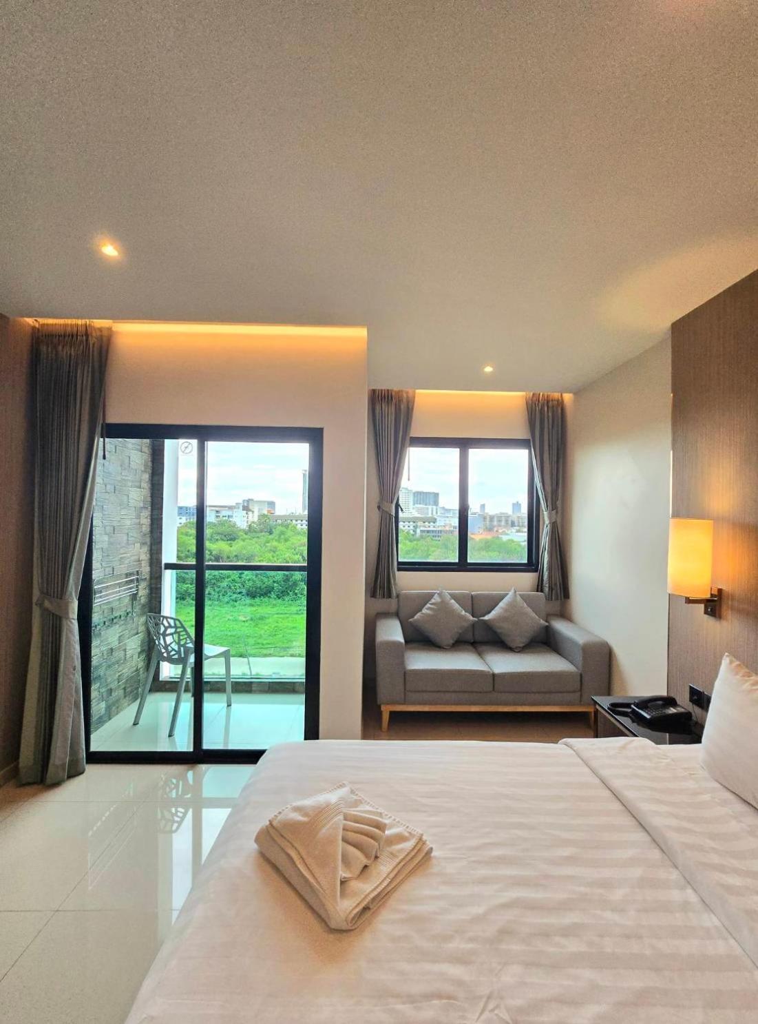 The Tj Hotel Jomtien Exterior photo
