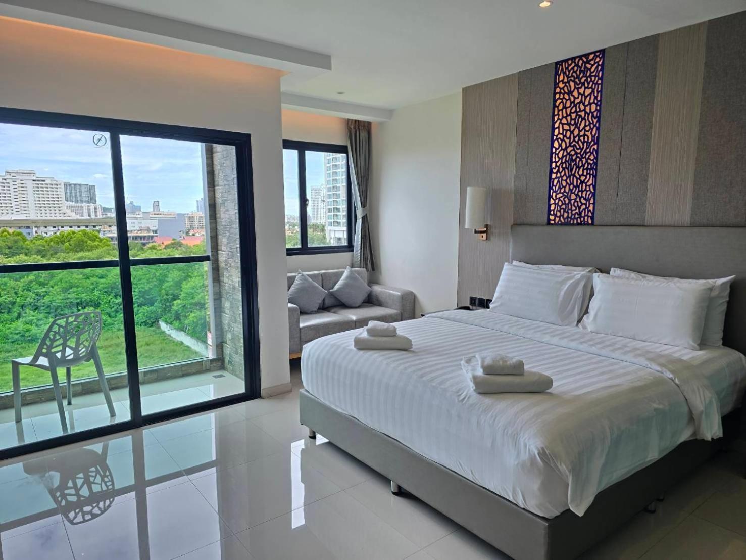 The Tj Hotel Jomtien Exterior photo